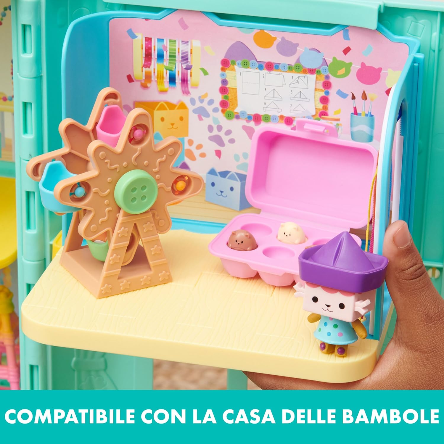 Detalle de Gabby's Dollhouse Stanza Baby Box Craft-a-riffic: scatola, accessori e sorpresa per i bambini dagli 3 anni