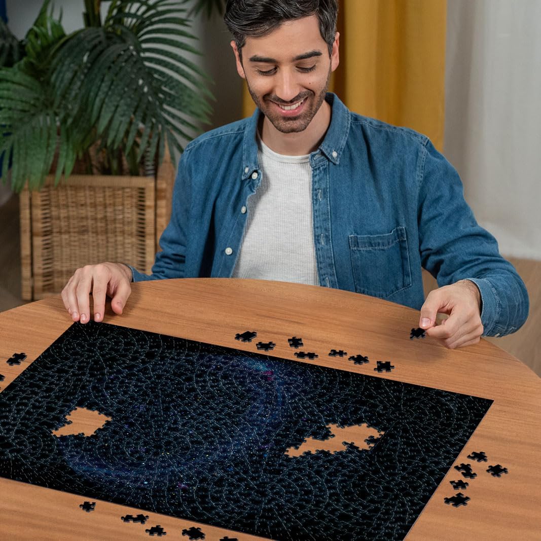 Detalle 2 de Ravensburger Puzzle 12000240 Universe Glow – 881 pièces, couleur Unie, puzzle lourd