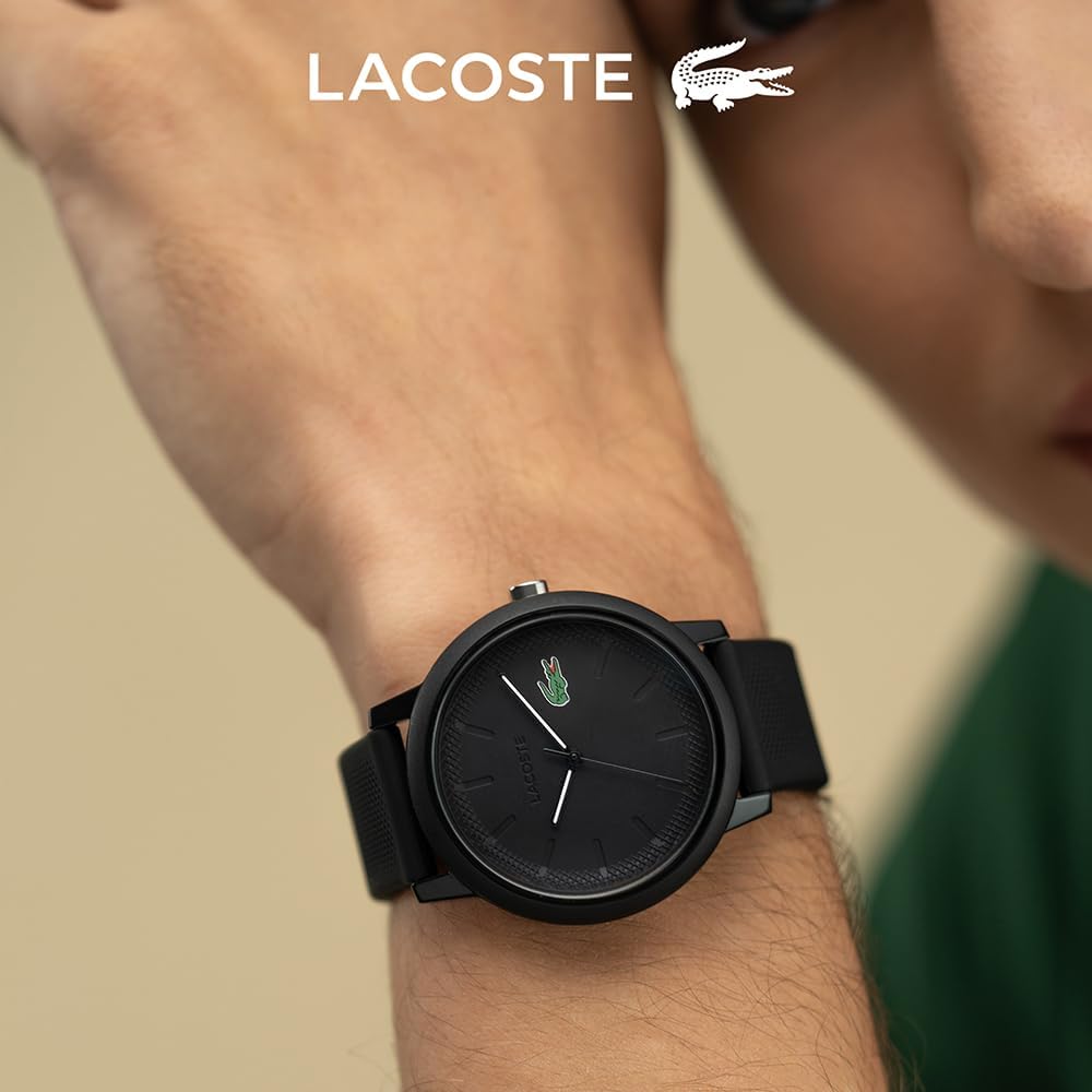 Detalle de Lacoste Analoguhr für Herren oder Damen – Kollektion Lacoste.12.12 mit Silikonarmband und Petit Piqué Textur