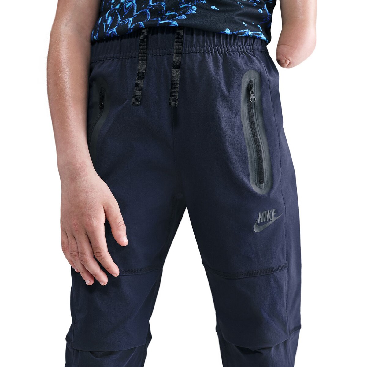 Thumbnail 2 de Nike Sportswear Tech Woven Pantalón niños 👖