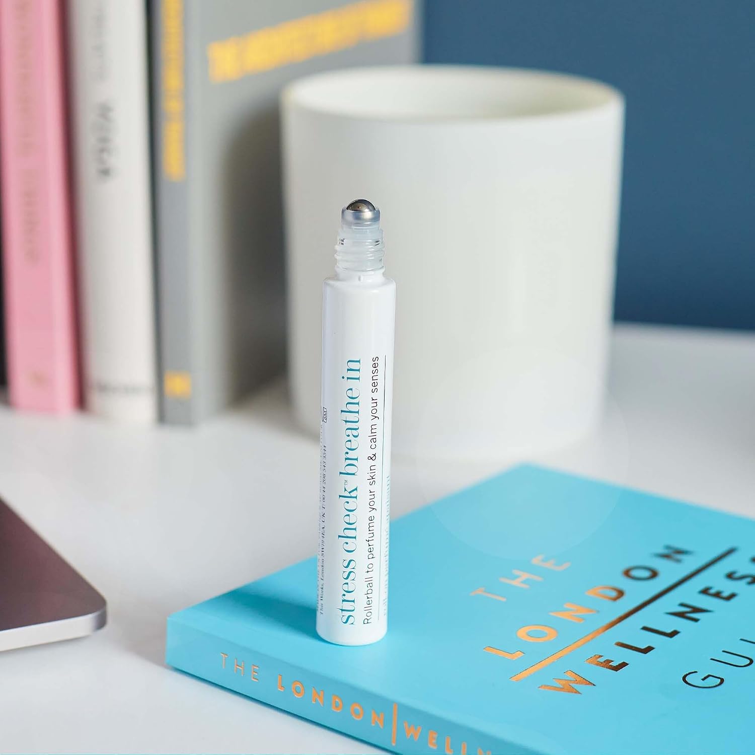 Thumbnail 4 de This Works Stress Check Breathe In 8 ml Roll-On