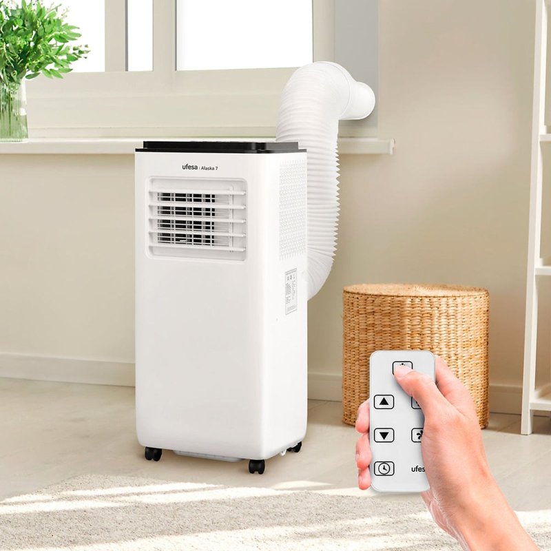 Detalle 2 de Ufesa Alaska 7 7000 BTU: Aire Acondicionado Portátil 3 en 1 para estancias de hasta 12 m²