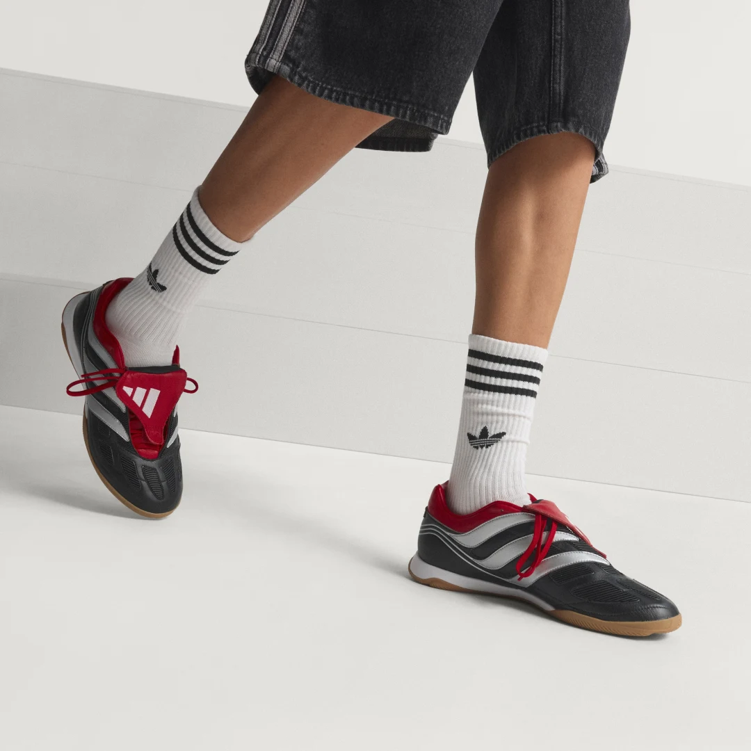 Thumbnail 1 de Zapatilla Predator Precision Street de Adidas (negro) — versatilidad y estilo urbano