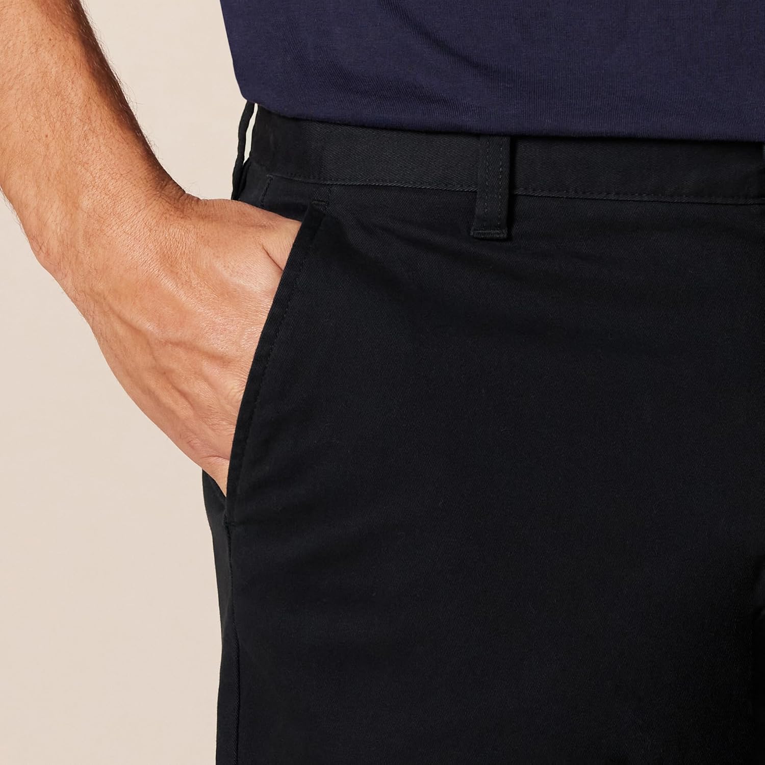 Thumbnail 3 de Amazon Essentials Men’s Slim-Fit 9" Stretch Chino Shorts in Khaki