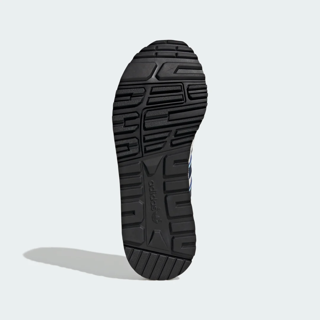 Detalle de ZAPATILLA ZX 600 de Adidas — versátil en blanco para uso diario