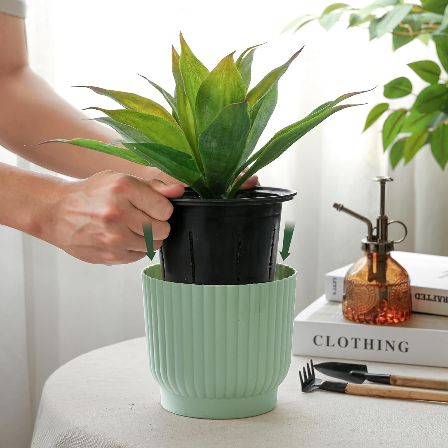Thumbnail 1 de T4U 10cm Self Watering Plant Pots Indoor (6 Pack) — green plastic pots with cotton rope wicking