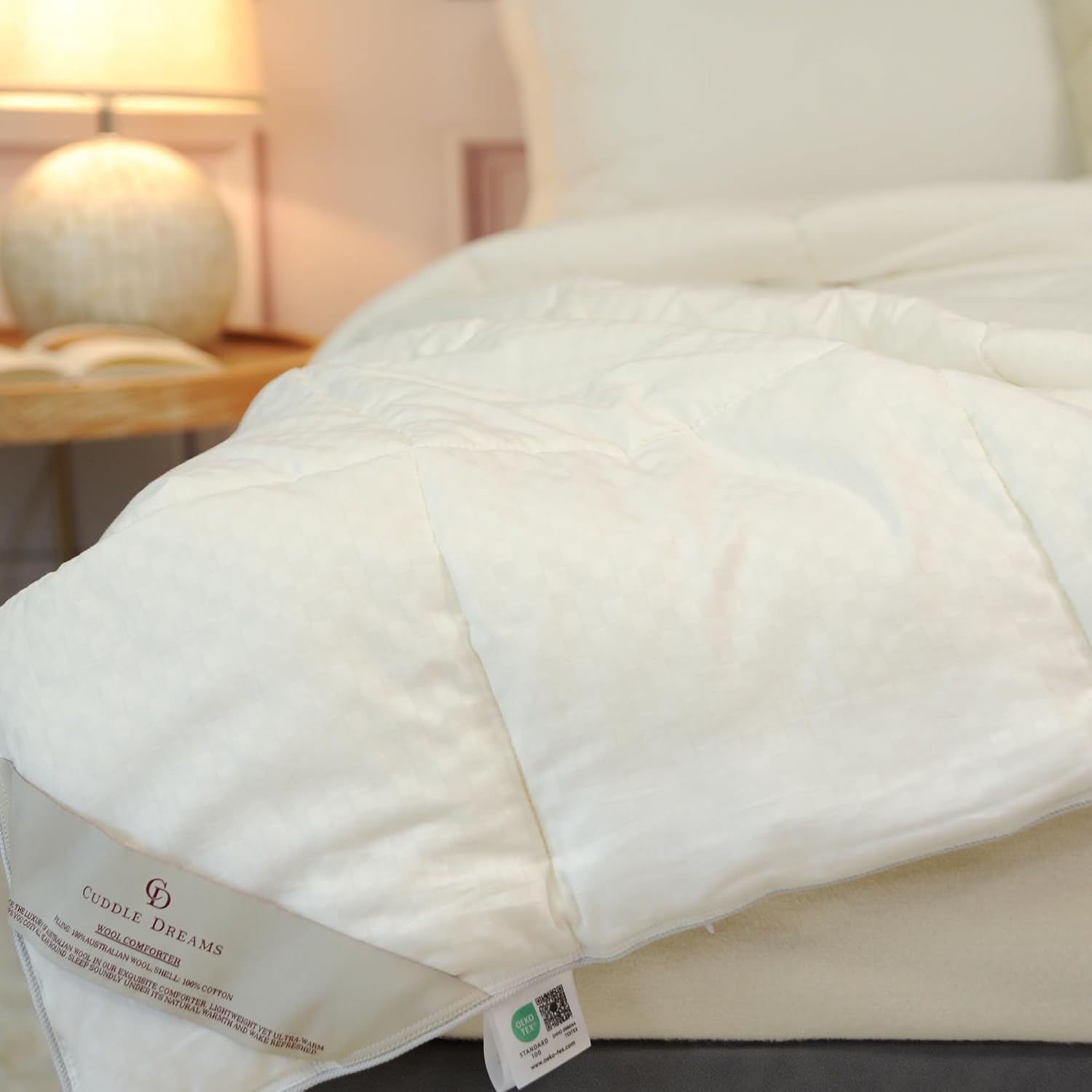 Detalle de CUDDLE DREAMS Wool Comforter Twin