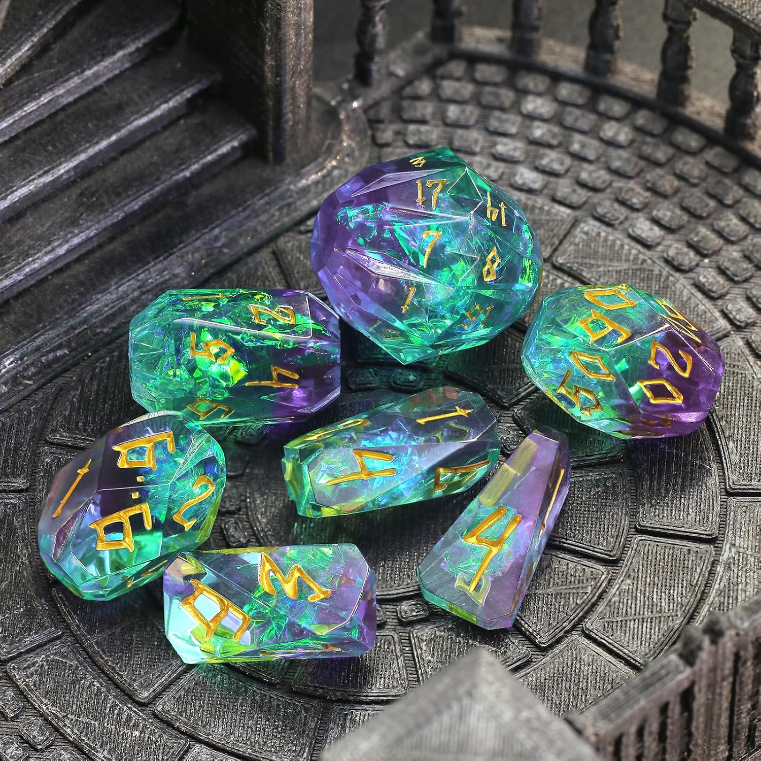 Detalle de FONVGOGO DND Würfel Set Harz – 7‑teiliges Polyedrisches DND Dice Set in Grün und Gold