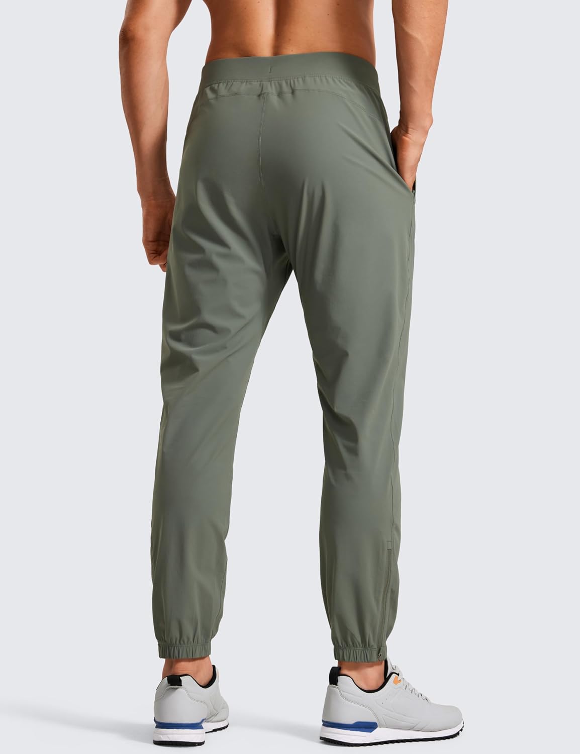 Detalle 2 de CRZ YOGA Jogging léger homme avec séchage rapide, poches zippées – sauge grise (M)