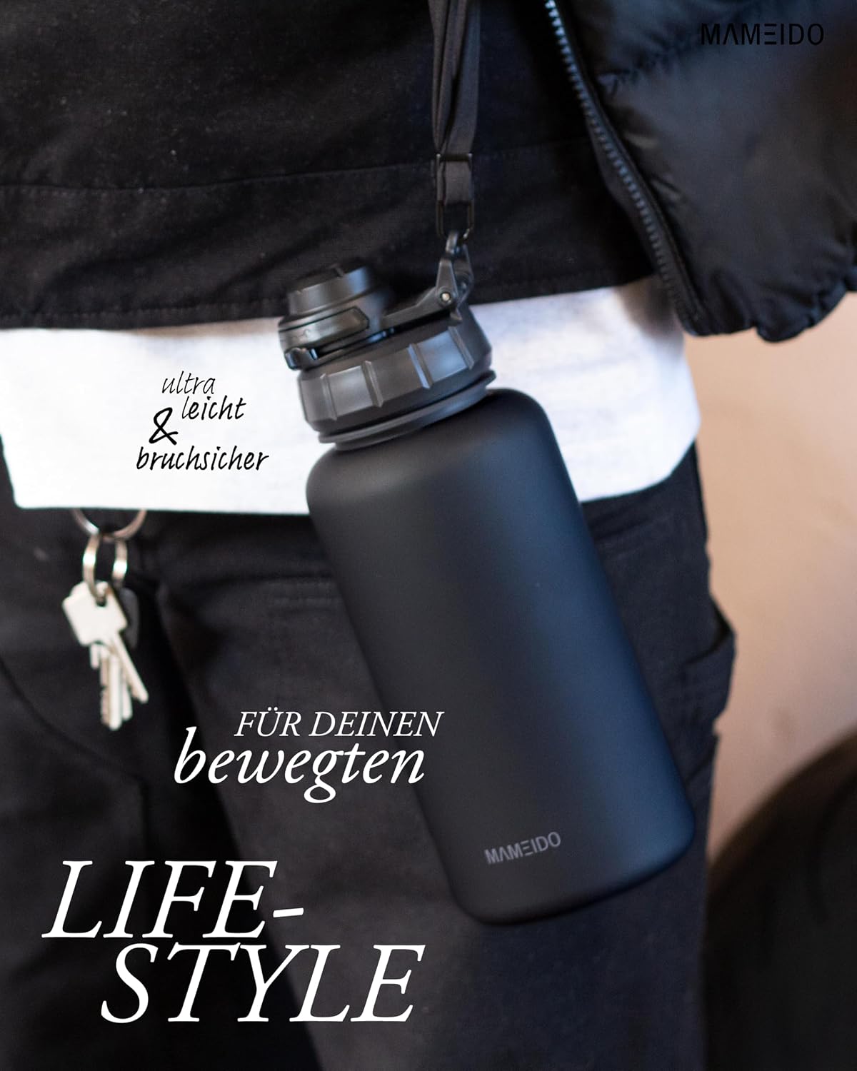 Detalle de MAMEIDO Trinkflasche 1 l mit Strohhalm (Rich Black) – 2-in-1 Sportdeckel, BPA-frei, Zeitmarkierung