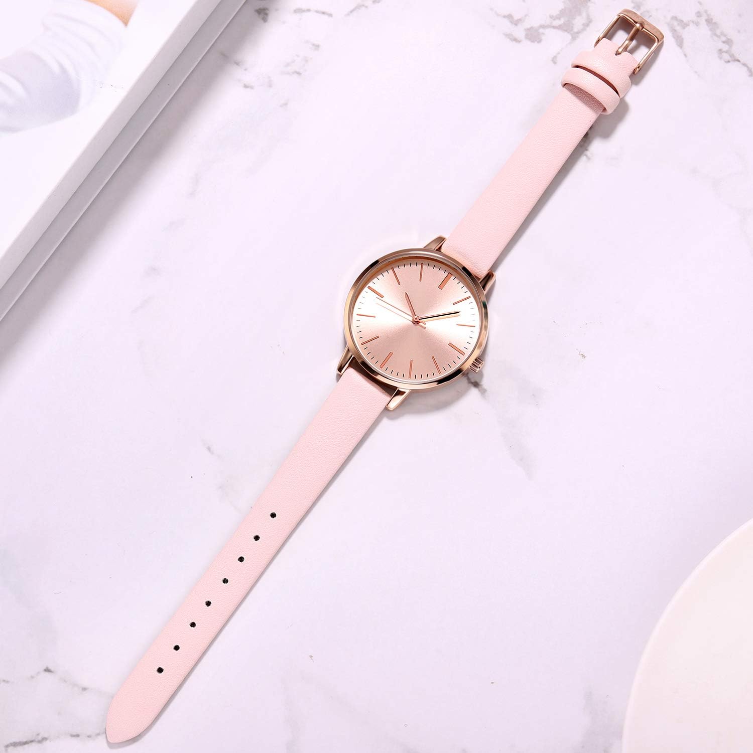 Detalle de KIMOMT Damenarmbanduhr mit Lederband und Quarzwerk – wasserdicht für Alltag & Anlass