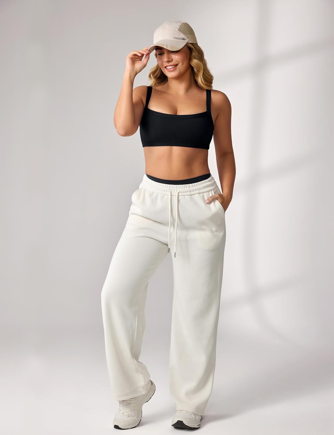 Thumbnail 4 de UNISSU Hugcurve Adjustable Sports Bra (Square Neck, Wireless, Padded) for Yoga & Workouts