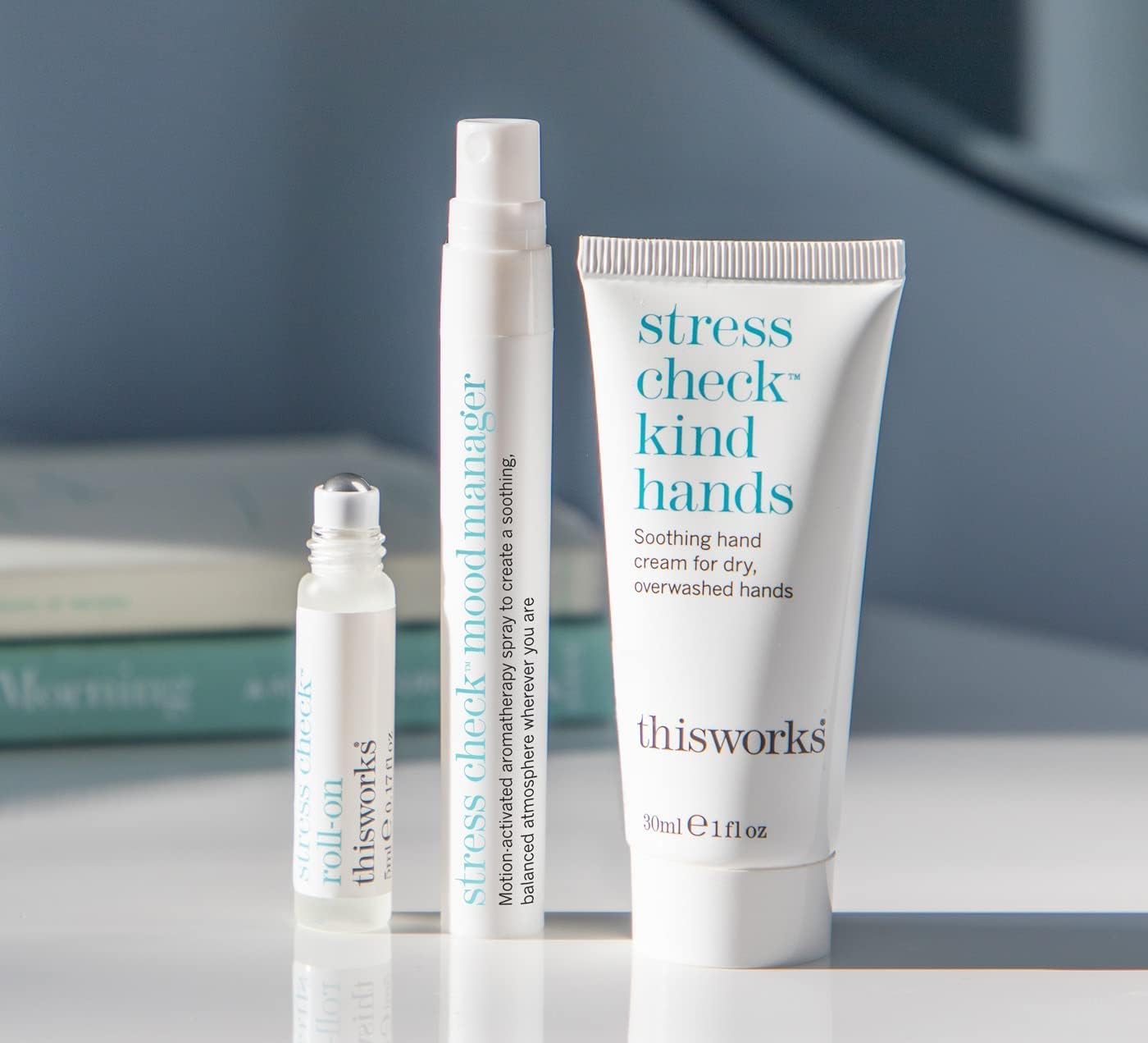 Thumbnail 3 de This Works Choose Calm: The Stress Relieving Trio – A Calming Hand Cream, Mood Spray and Aromatherapeutic Roller