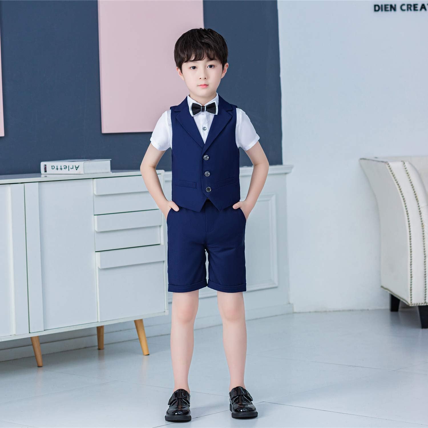 Detalle de LOLANTA 4-teiliges Kinder Freizeit Anzug Set – Jungen Sommer Hochzeitsanzug mit Hemd, Fliege, Weste und Shorts
