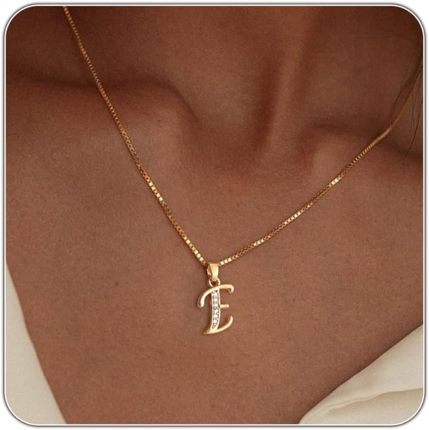 Detalle de Fglqfam Initial Necklace