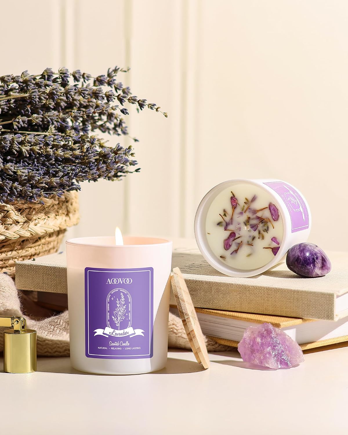 Detalle 2 de AOOVOO Lavender Scented Candle Set 2 Pack with Crystals Inside — 14oz Soy Aromatherapy Candles for Home and Gifts
