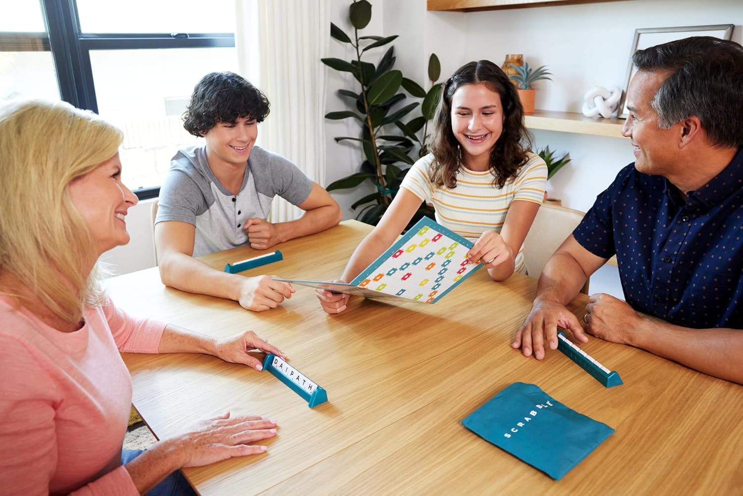 Detalle de Mattel Games Scrabble HWD44 : un jeu de société familial avec 2 modes de jeu (français), dès 10 ans