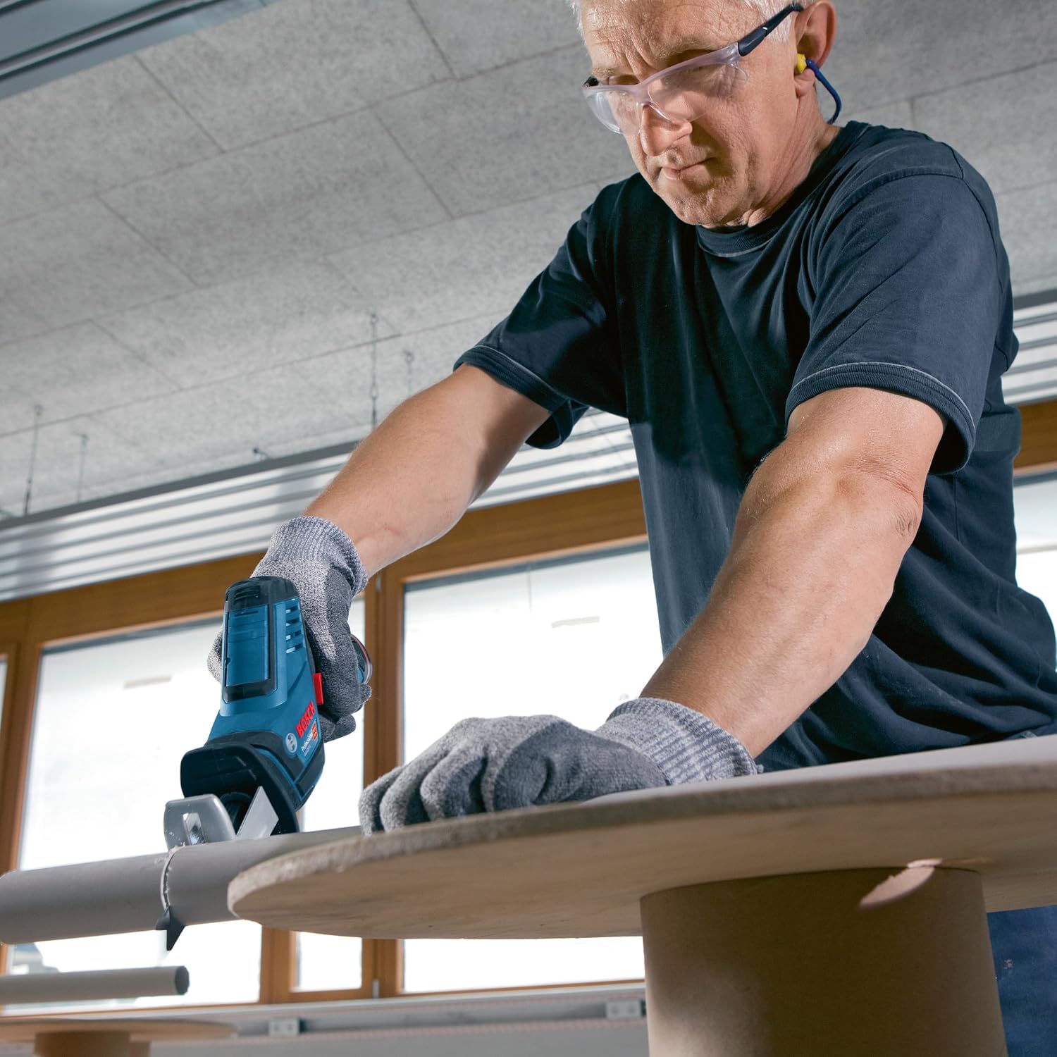 Detalle de Bosch Professional GSA 12V-14 scie 65 mm đź›