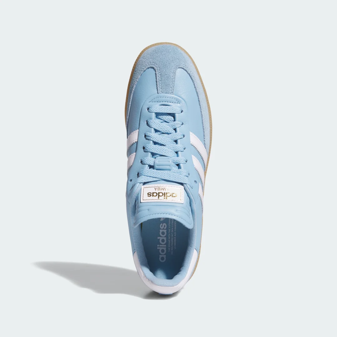 Detalle 2 de Zapatilla de golf Samba Spikeless de Adidas: rendimiento cómodo en recorridos y prácticas