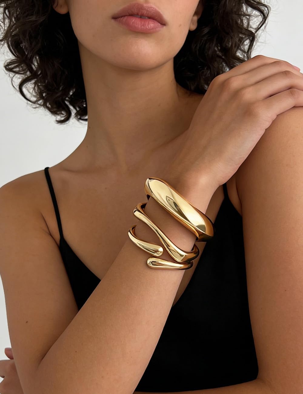 Detalle de Chunky Gold Bangle Set for Women — 14k Gold Plated Stackable Bracelets