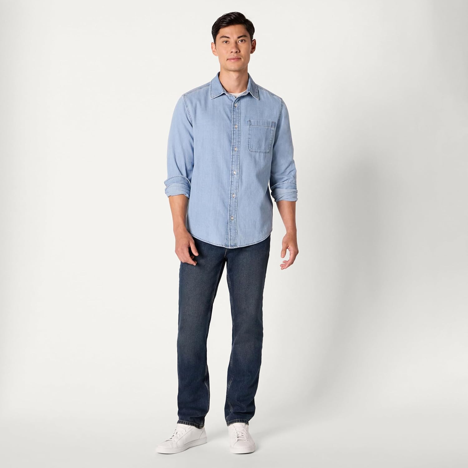 Thumbnail 4 de Amazon Essentials Men's Regular-Fit Long-Sleeve Denim Shirt