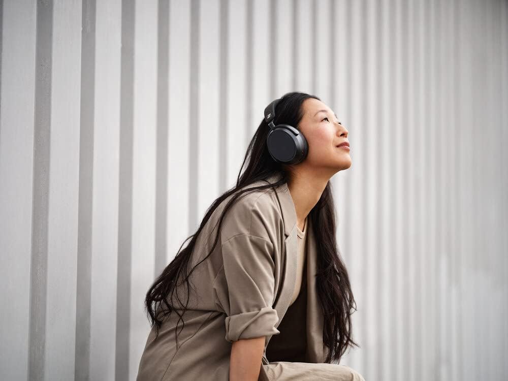 Detalle 2 de Sennheiser Momentum 4 wireless ANC headphones