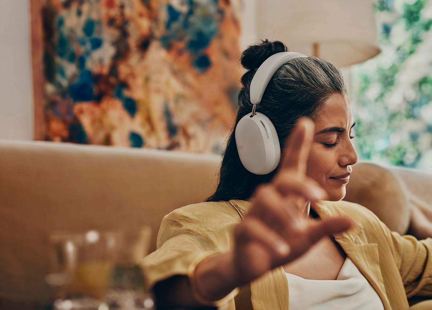 Detalle 1 de Sonos Ace noise cancelling wireless Bluetooth headphones (White) with up to 30 hours battery life and spatial audio