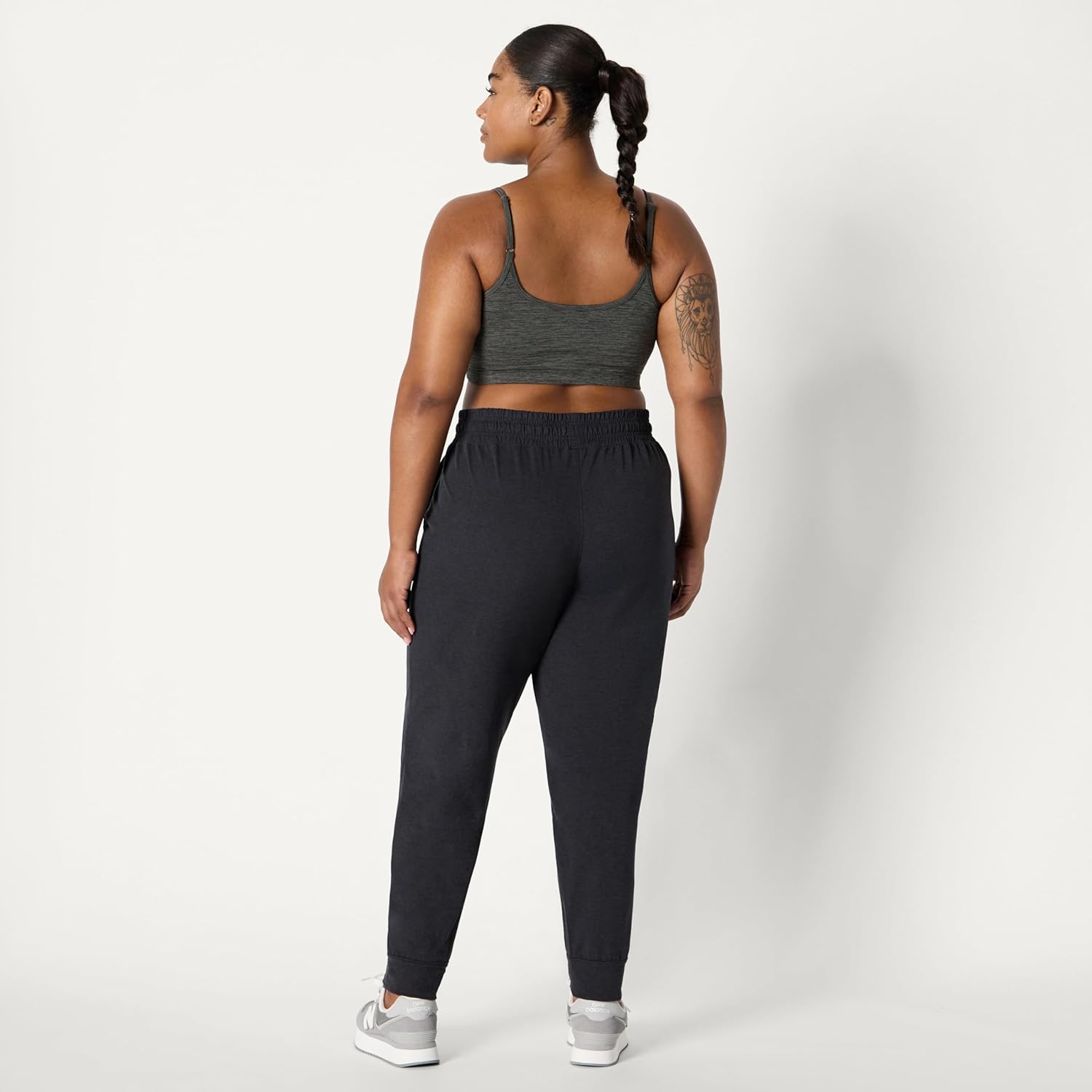 Thumbnail 6 de Amazon Essentials Damen Soft Performance Lightweight Cropped Capri Workout Jogger (Regular Fit)