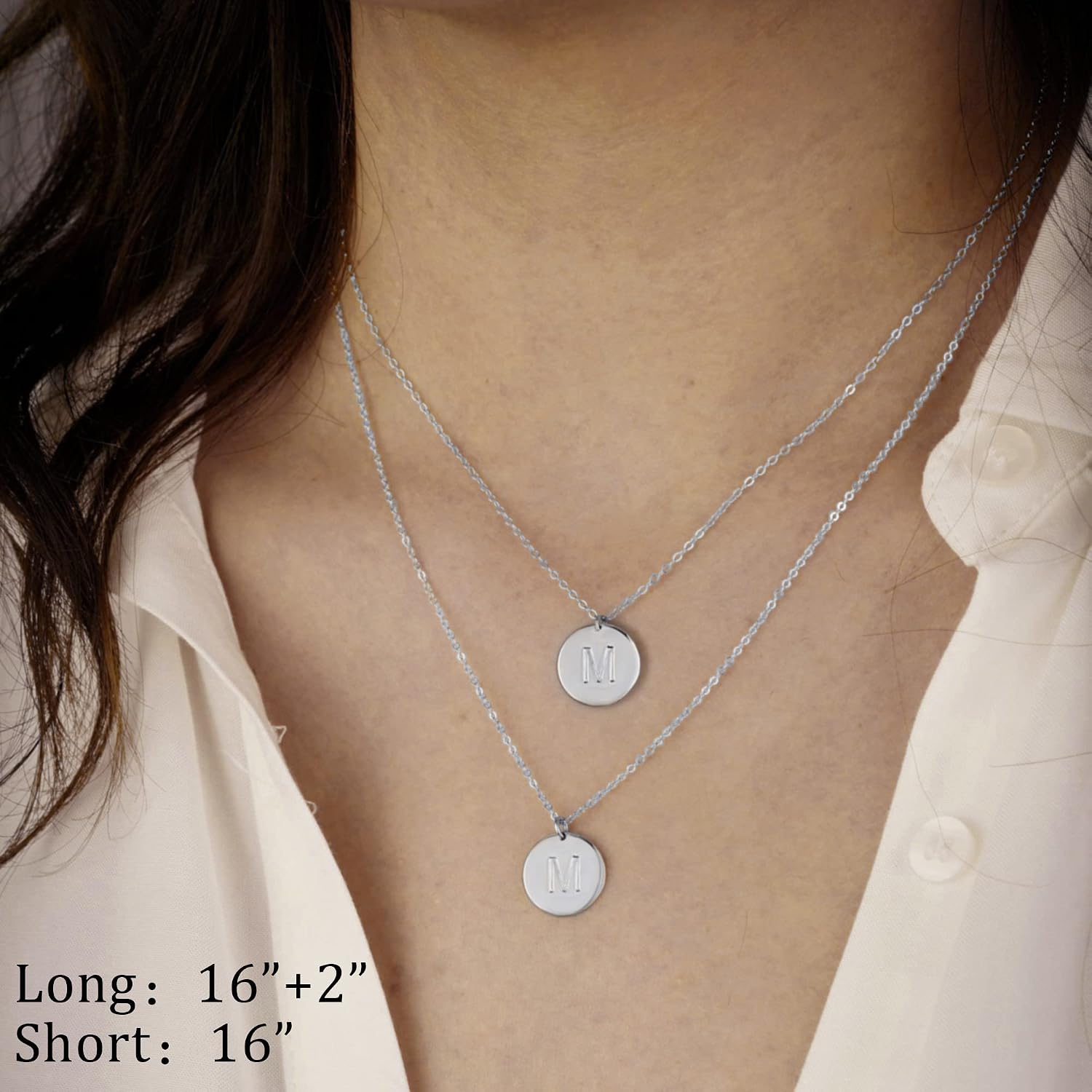 Detalle de TINGN Chaîne avec lettres pour femme – Or 14 carats, double face gravée, maillage gravé, collier initial en couches