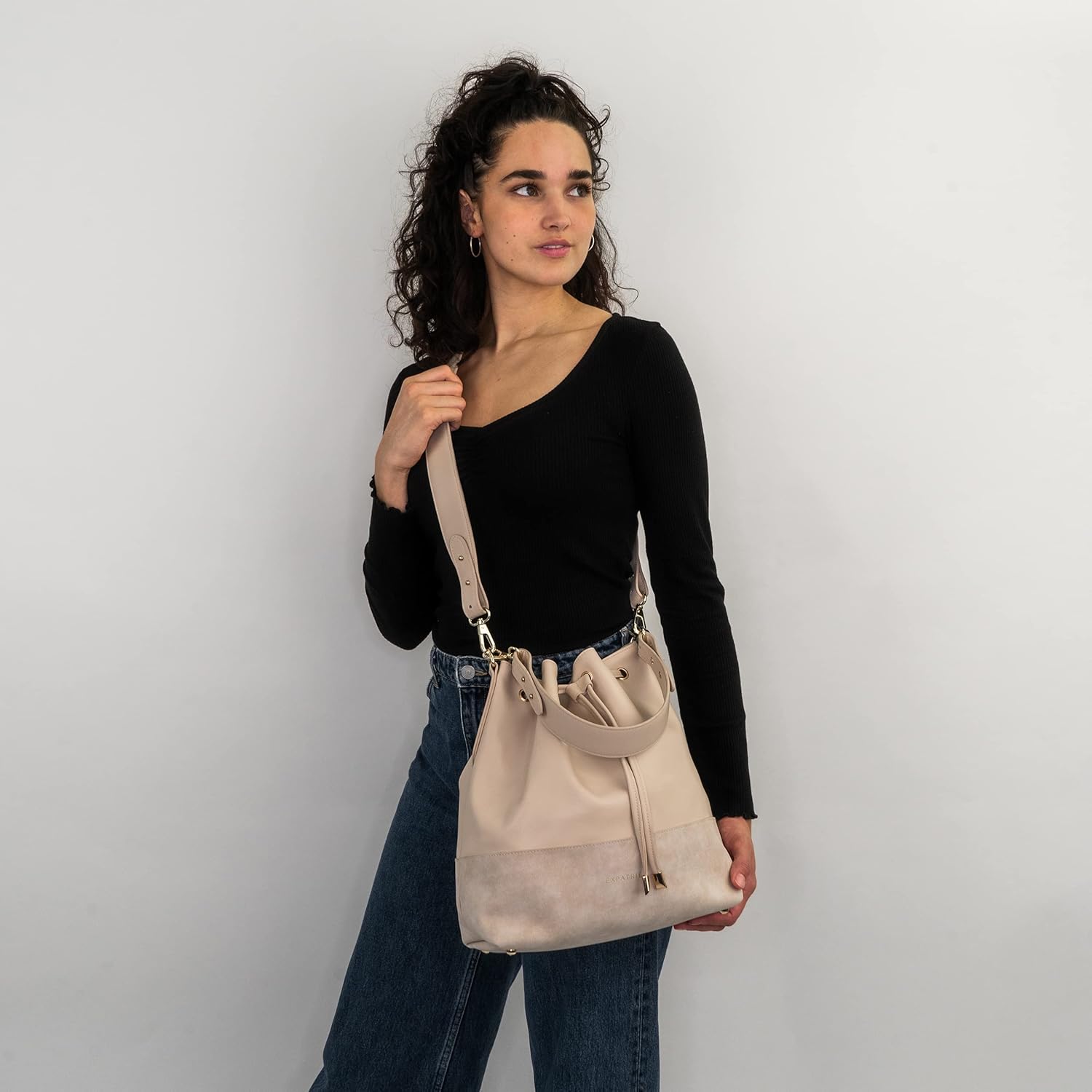 Detalle 2 de Expatrié Sarah Medium borsa a tracolla da donna in pelle sintetica vegana