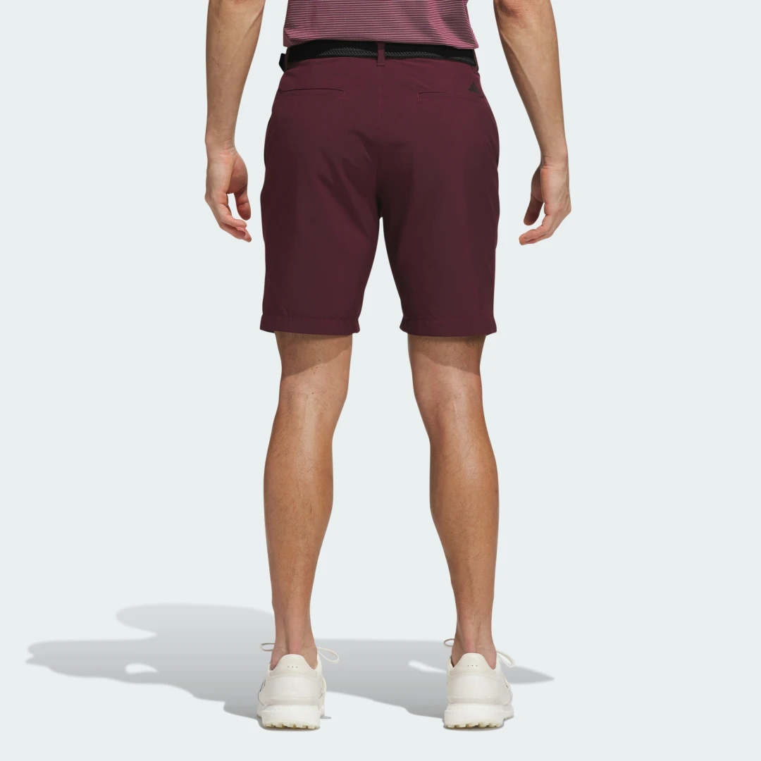 Detalle 2 de Pantalón corto Ultimate365 8.5-Inch Golf de Adidas – Burgundy