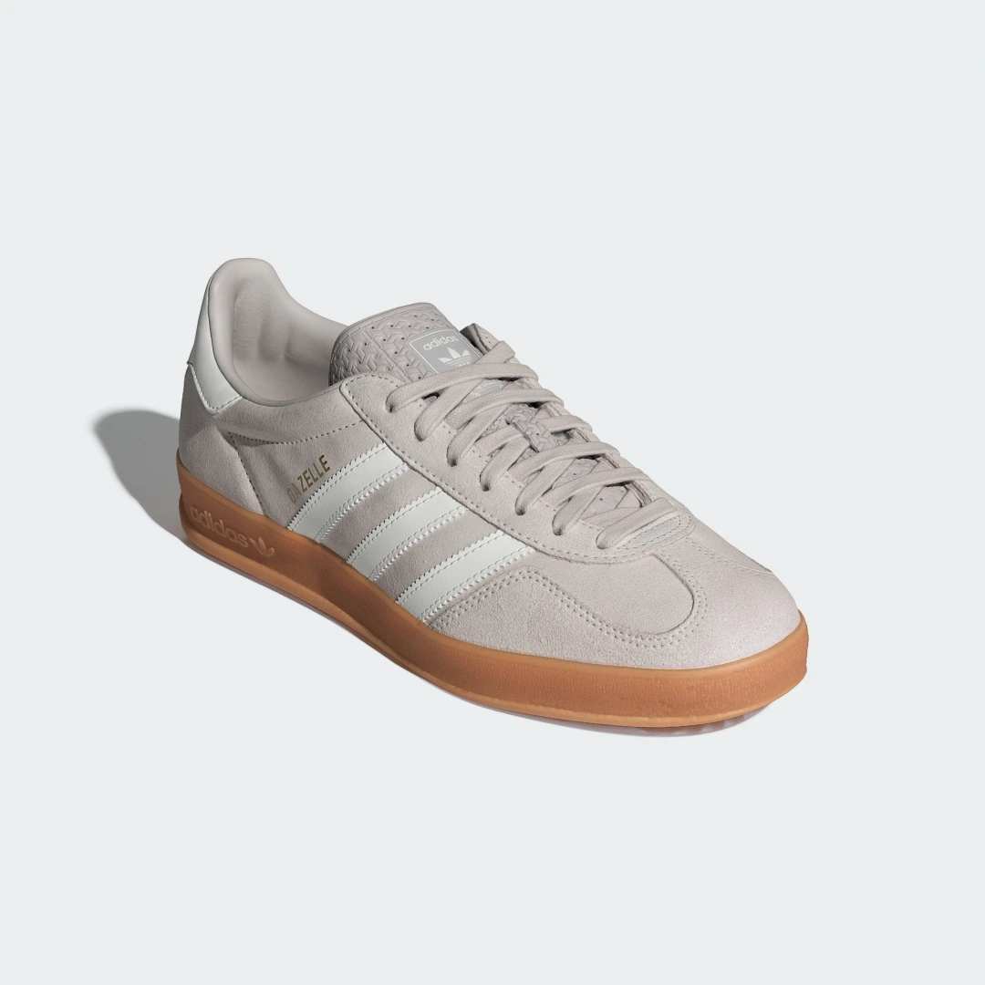 Detalle de Zapatilla Gazelle Indoor de Adidas: estilo clásico para interiores
