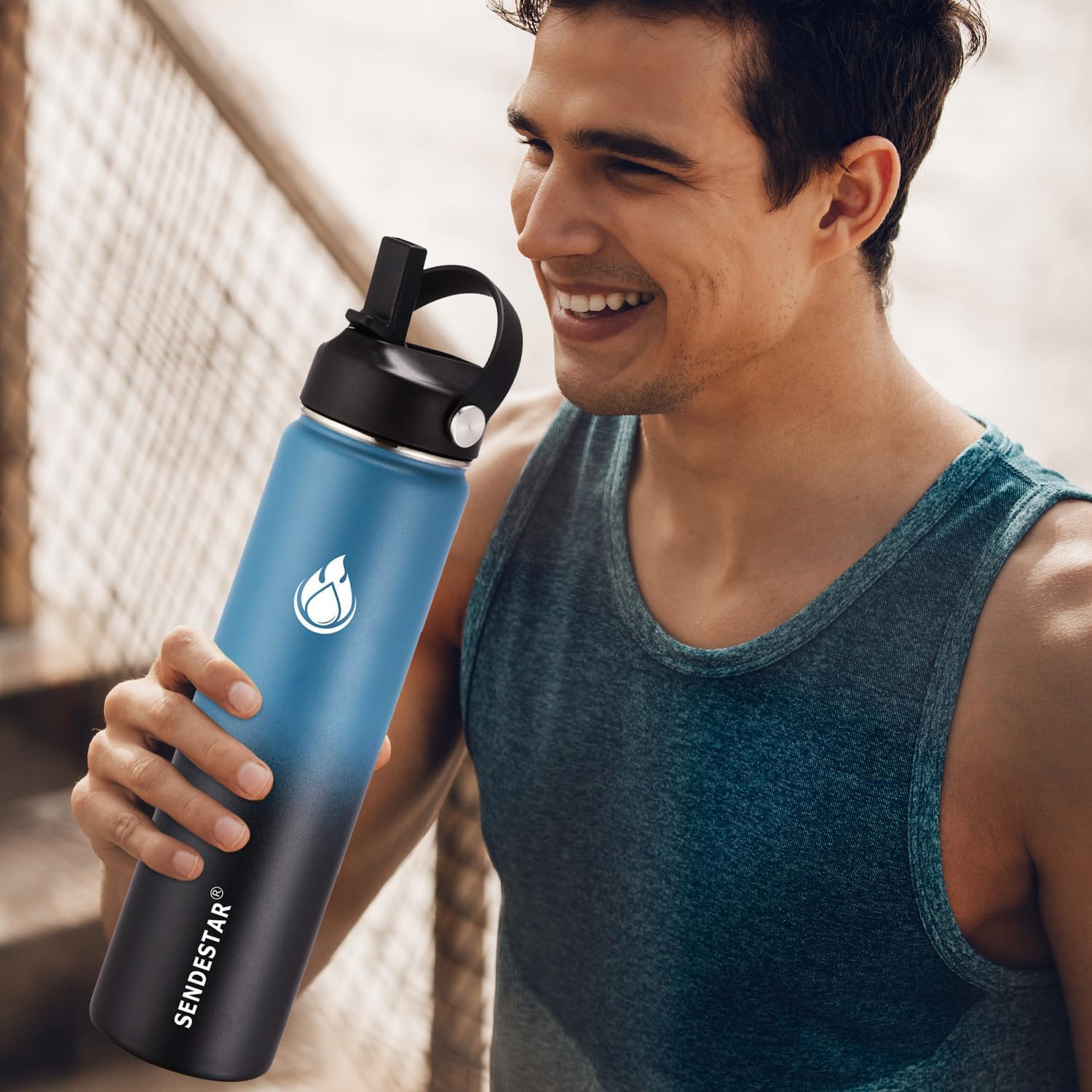Detalle 2 de SENDESTAR 24 oz Insulated Water Bottle with Dual Lids (Deep Blue/Black)