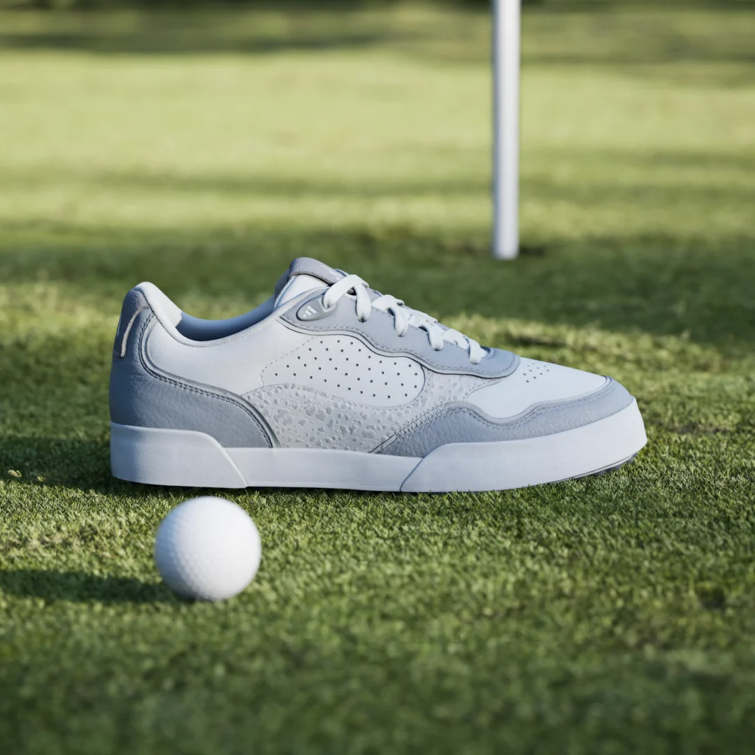 Detalle de Adidas Retrocross 25 Spikeless: zapatilla de golf en blanco para jugar cómodo