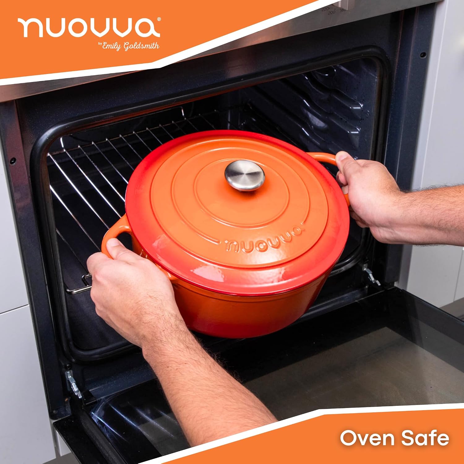 Detalle de Nuovva 7.3 Quart Enamelled Dutch Oven