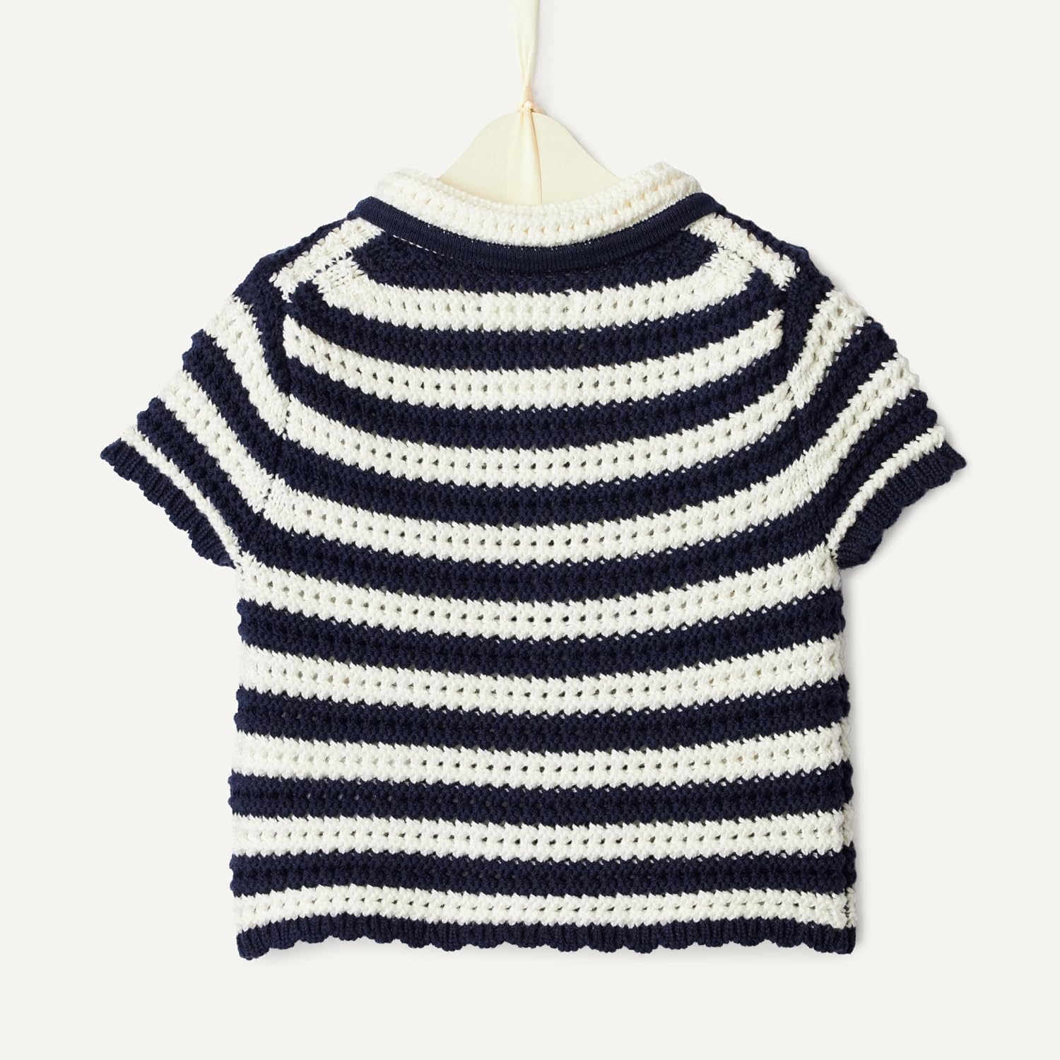 Detalle de Amazon Essentials x Sofia Grainge Maglione in Cotone con Colletto Peter Pan per Bambina 0–24 mesi