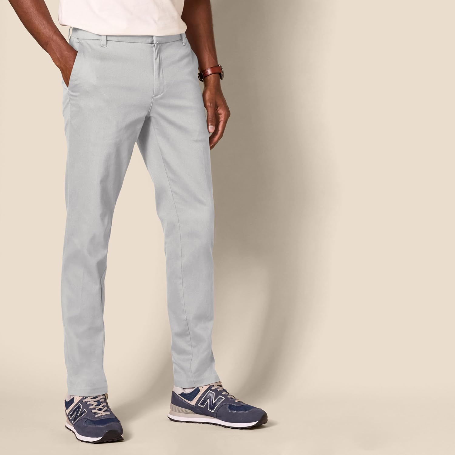 Thumbnail 6 de Amazon Essentials Men's Slim-Fit Wrinkle-Resistant Flat-Front Stretch Chino Trousers