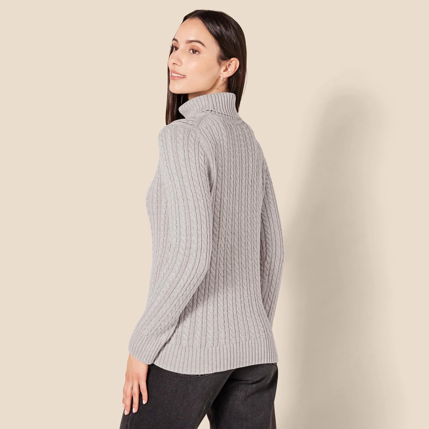 Thumbnail 1 de Amazon Essentials Women's Cable Knit Turtle Neck Jumper (Available in Plus Size)