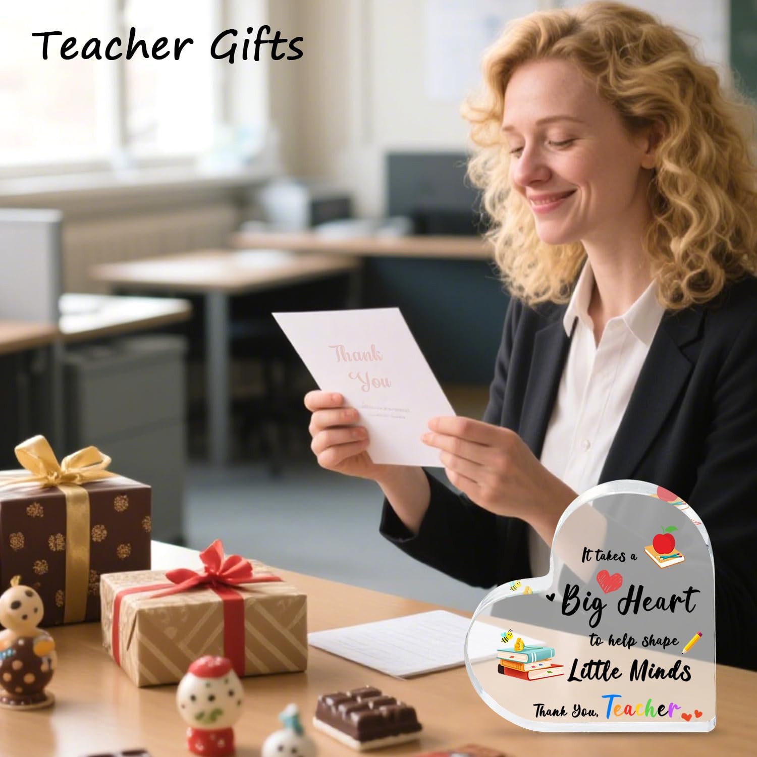 Detalle de Heart-Shaped Acrylic Teacher Plaque: A Thoughtful 'Big Heart' Gift for End of Year