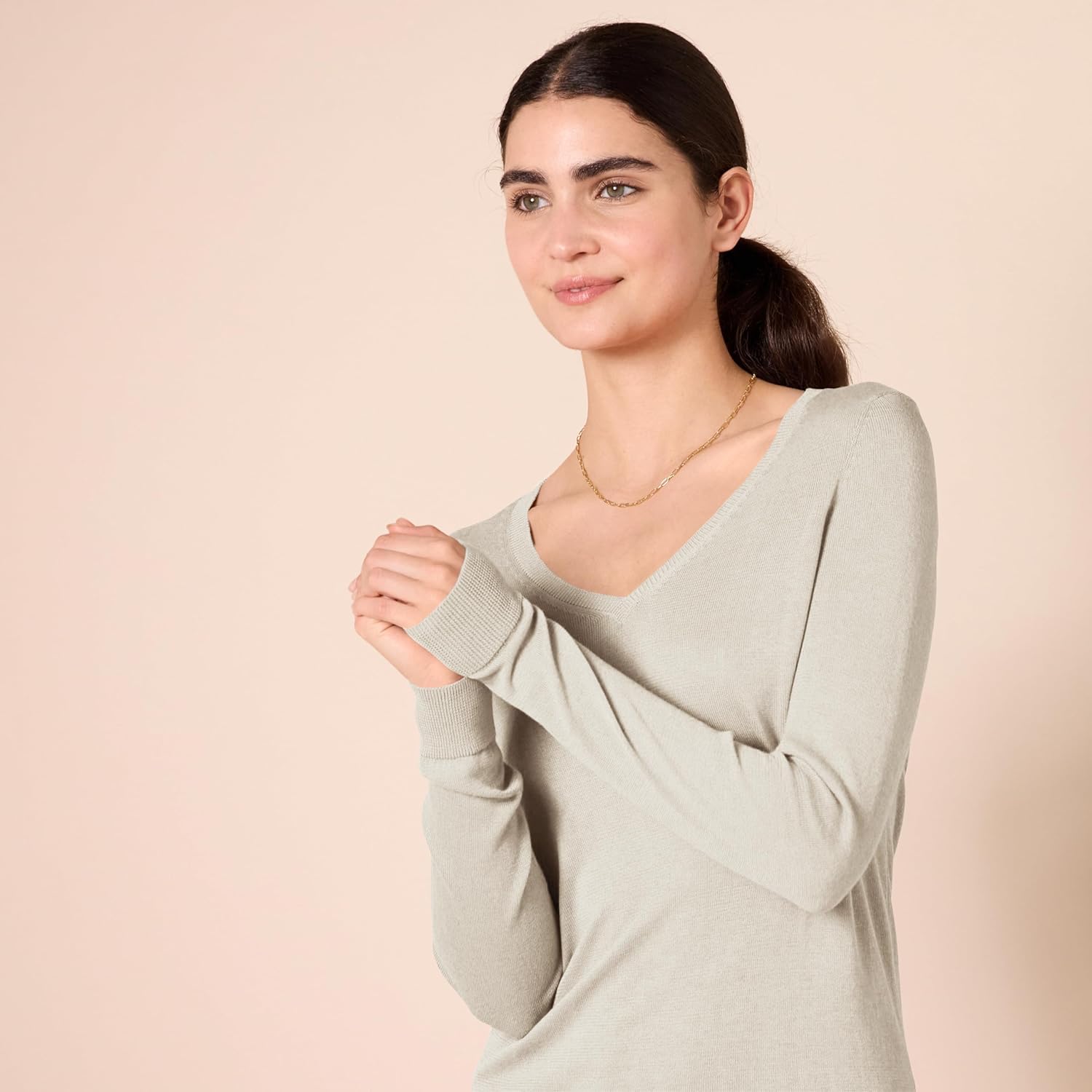 Thumbnail 3 de Amazon Essentials Donna Maglione Leggero con Scollo a V a maniche lunghe, vestibilità classica