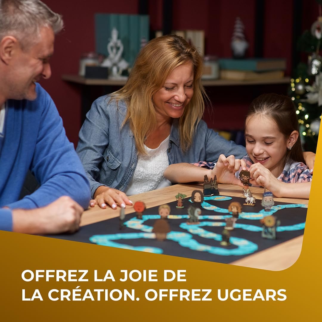 Detalle de UGEARS Harry Potter Calendrier de l'Avent 2025 – Road to Hogwarts, Puzzle 3D en Bois avec 16 Figurines et 60 Pièces