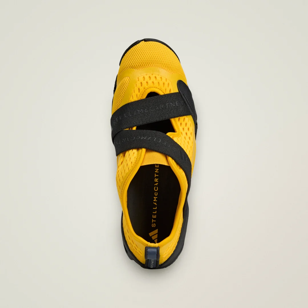 Detalle 2 de Zapatilla adidas by Stella McCartney Sportswear X en amarillo
