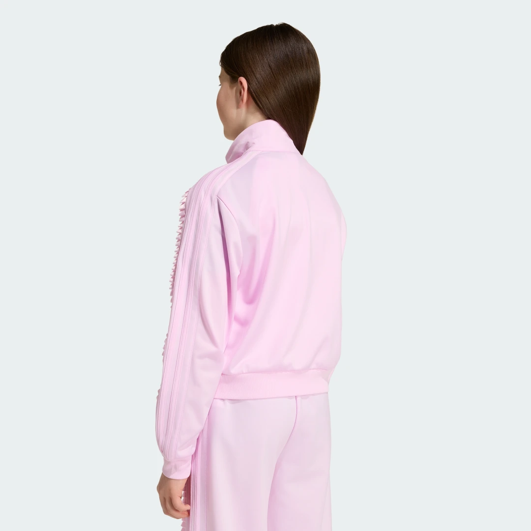 Detalle 2 de SUDADERA FIREFBIRD LOOSE SHORT de Adidas: comodidad y estilo relajado para el día a día
