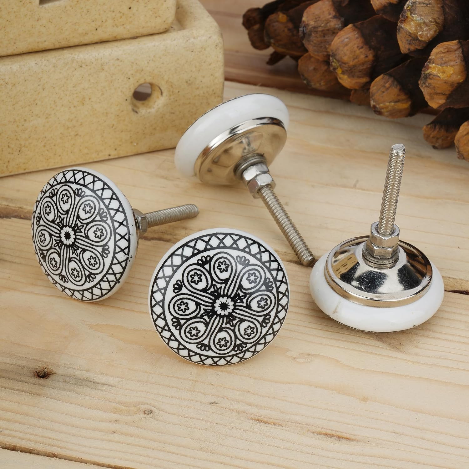 Detalle 2 de Ajuny AJ-UK-CK-BLACK-WHITE-LIN-10-PC – ceramiczne gałki meblowe, czarno-biały wzór, 10 szt.