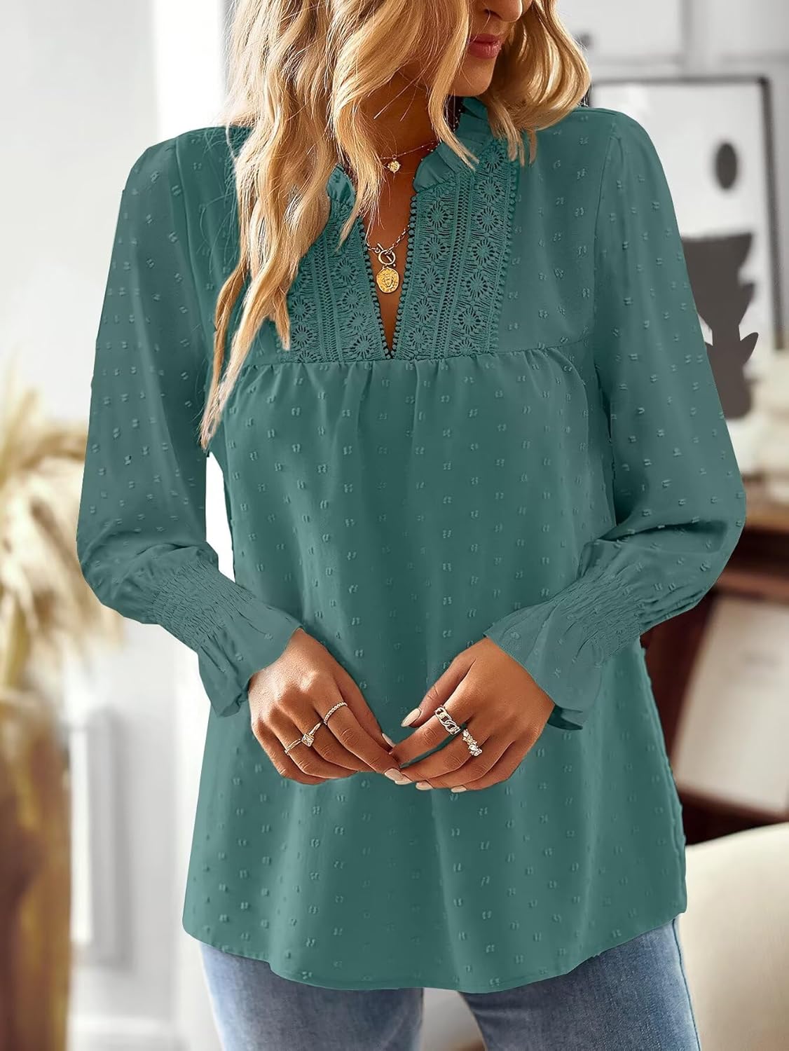 Thumbnail 4 de TUUHAW Damen Langarmshirt mit V-Ausschnitt und Häkelspitze – Boho-Bluse im fließenden Stil