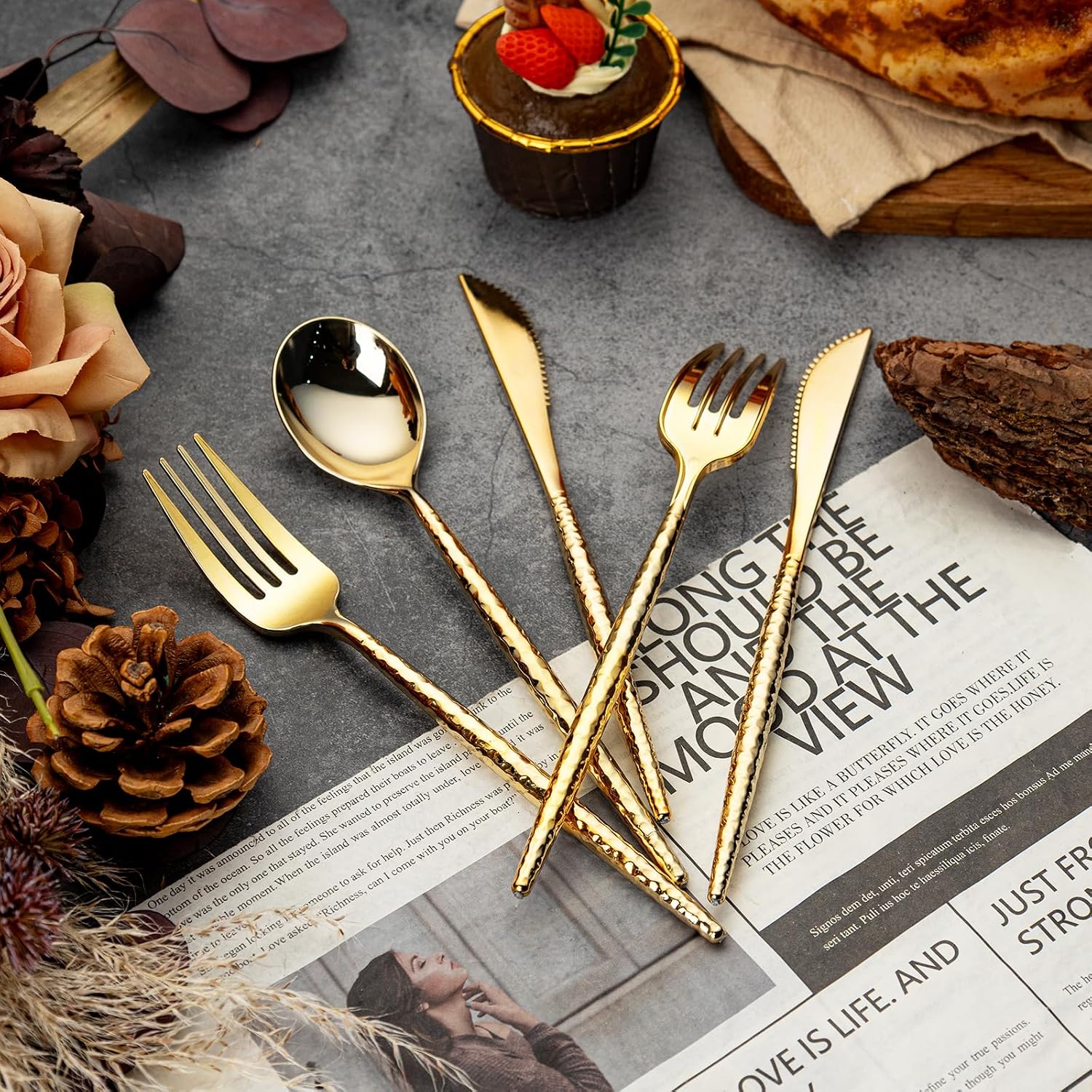 Detalle de SUT 300PCS Gold Plastic Silverware: Heavy-Duty, Disposable Gold Utensils for Large Events