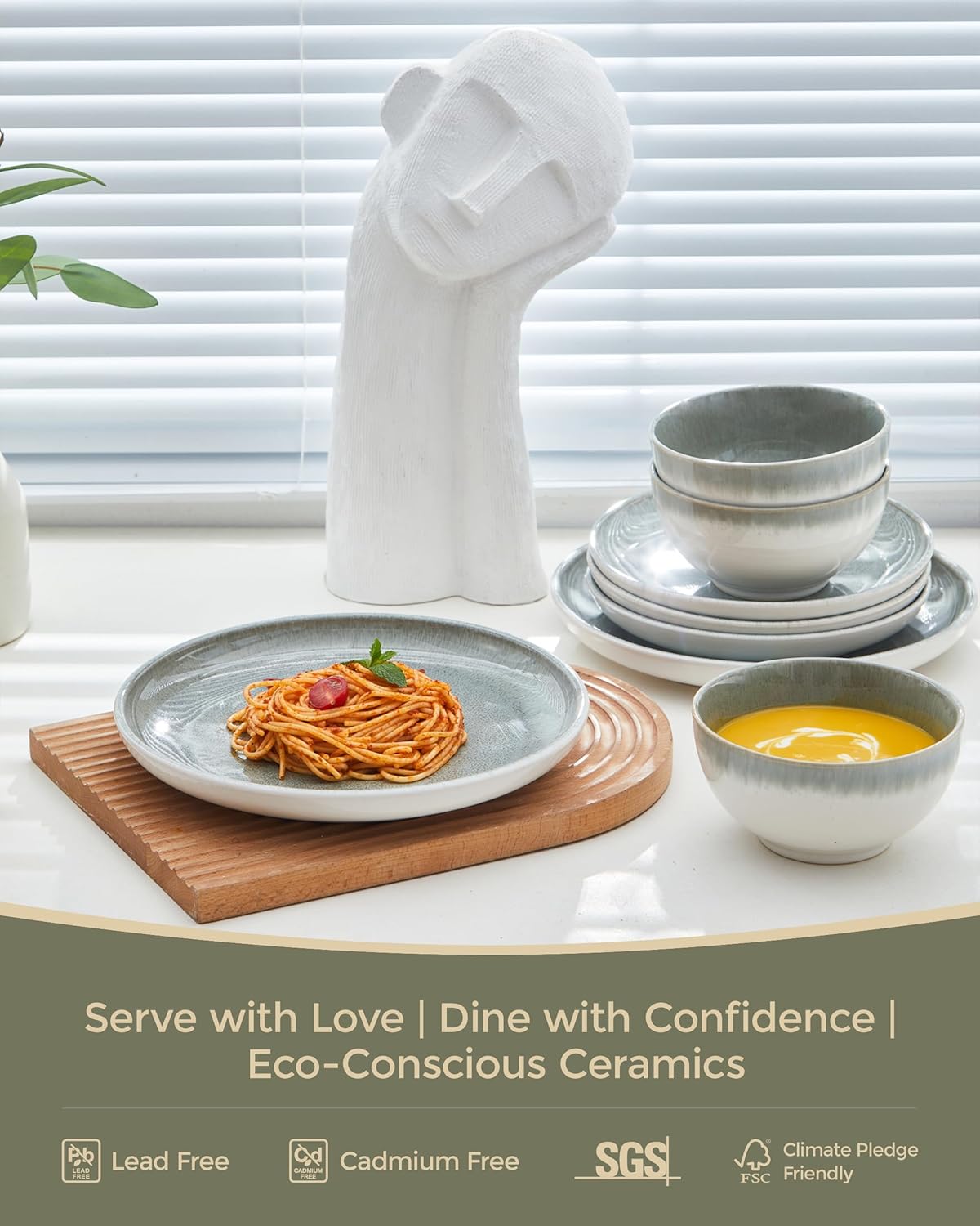 Detalle de Pokini Gradient Green Reactive Glaze Stoneware Dinnerware Set (12-Piece)