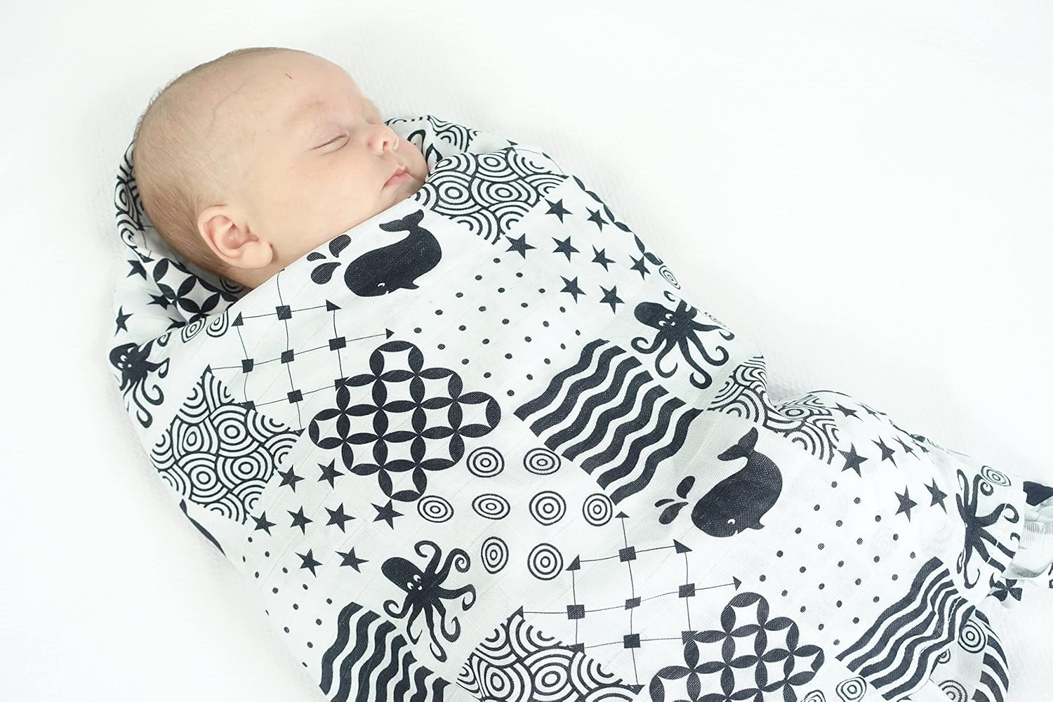 Thumbnail 4 de MuslinZ Newborn Sensory Muslin Squares 120x120 cm in Black & White