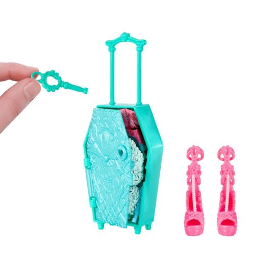 Detalle 2 de Monster High Skulltimate Secrets Lagoona Blue JDR51, muñeca con maleta y 19+ sorpresas
