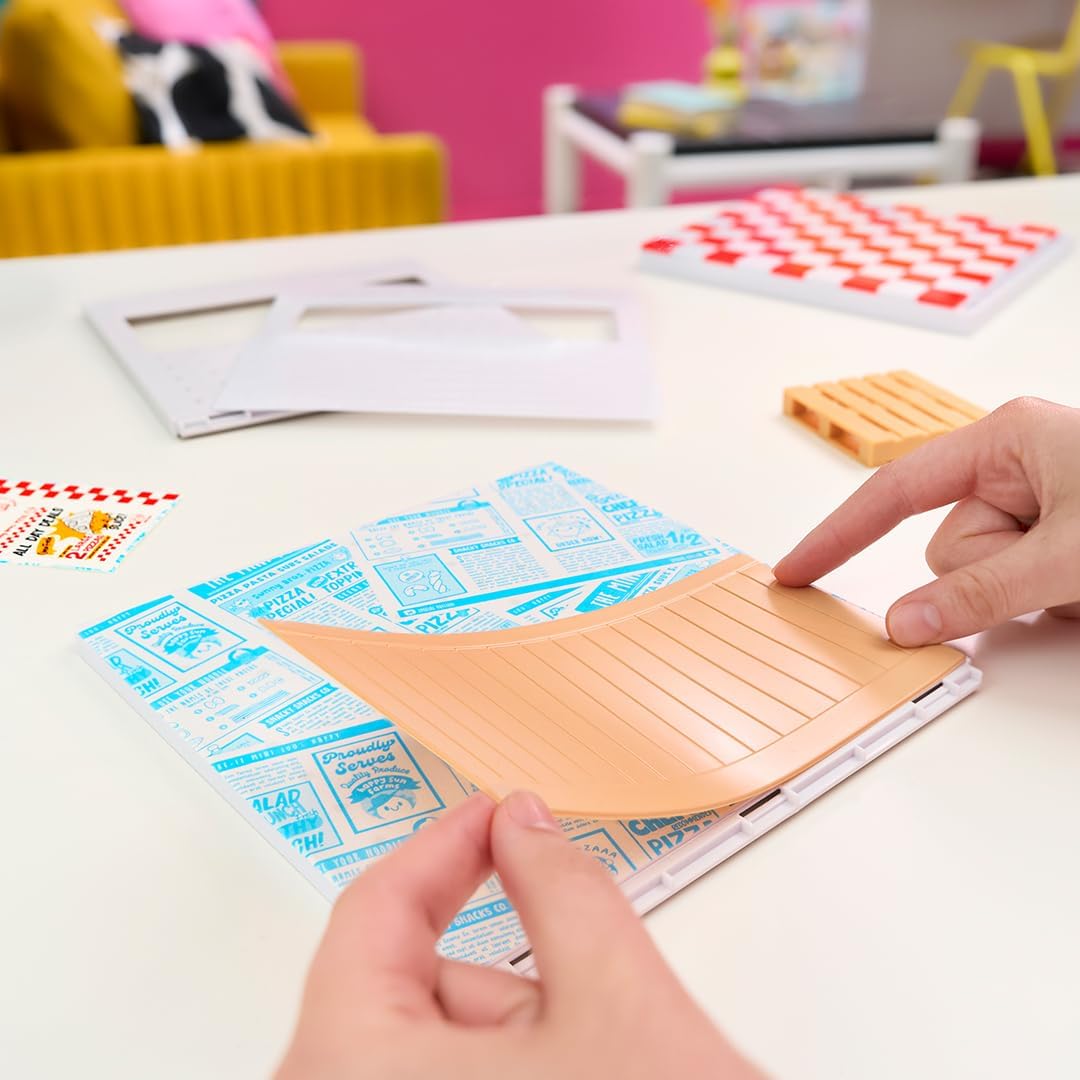Thumbnail 2 de MGA’s Miniverse Make It Mini Spaces Pizza Shop – BAU-Set zum Basteln, inkl. NFC-Karte, ab 8 Jahren